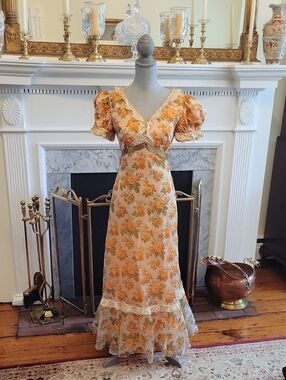 1970's Floral Prom Gown